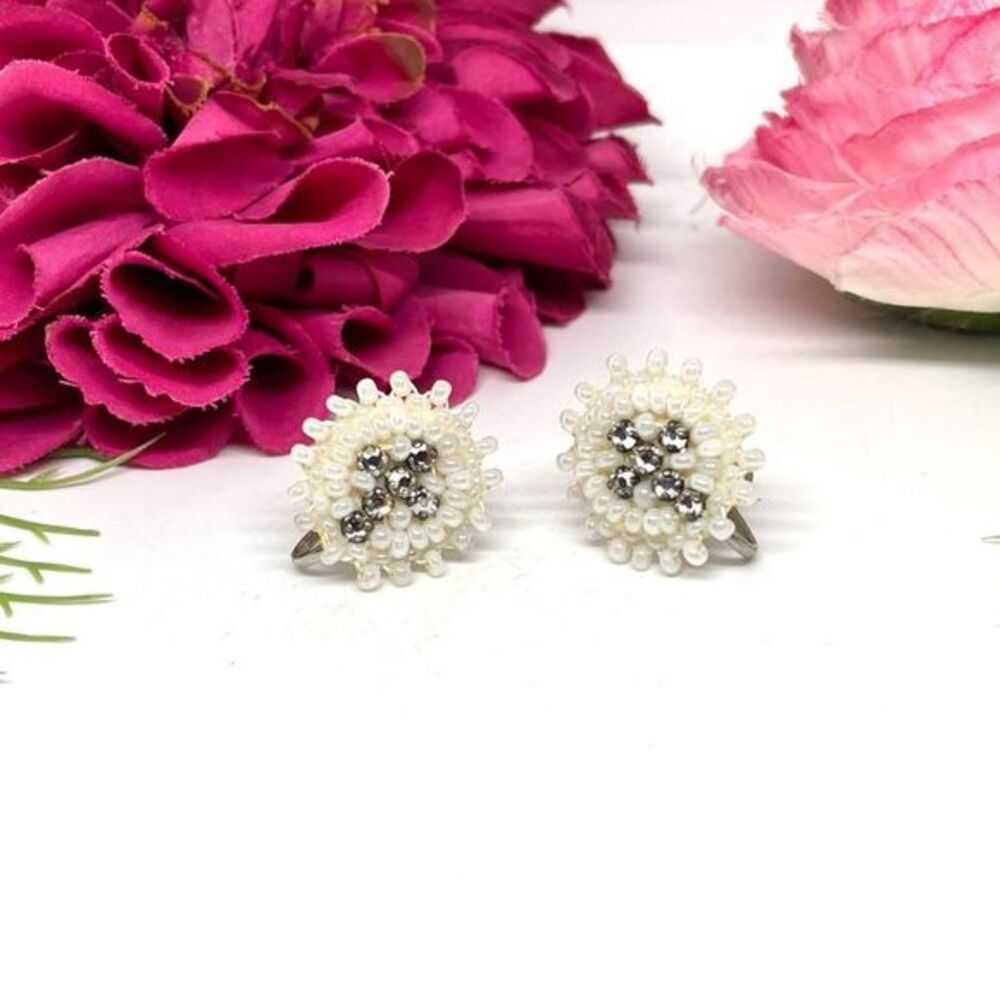 VINTAGE⚜️Hand Beaded Cross Clip Earrings